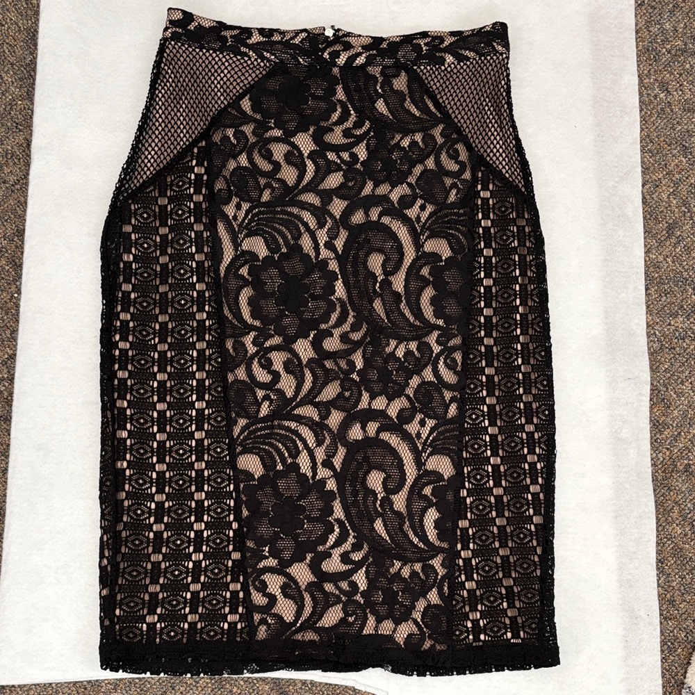 Elegant Black Lace Pencil Skirt